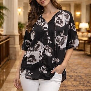 Simply Vera Vera Wang Black and White Floral Blouse